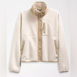 Women’s North face fleece jacket, sand/khaki color, great condition!